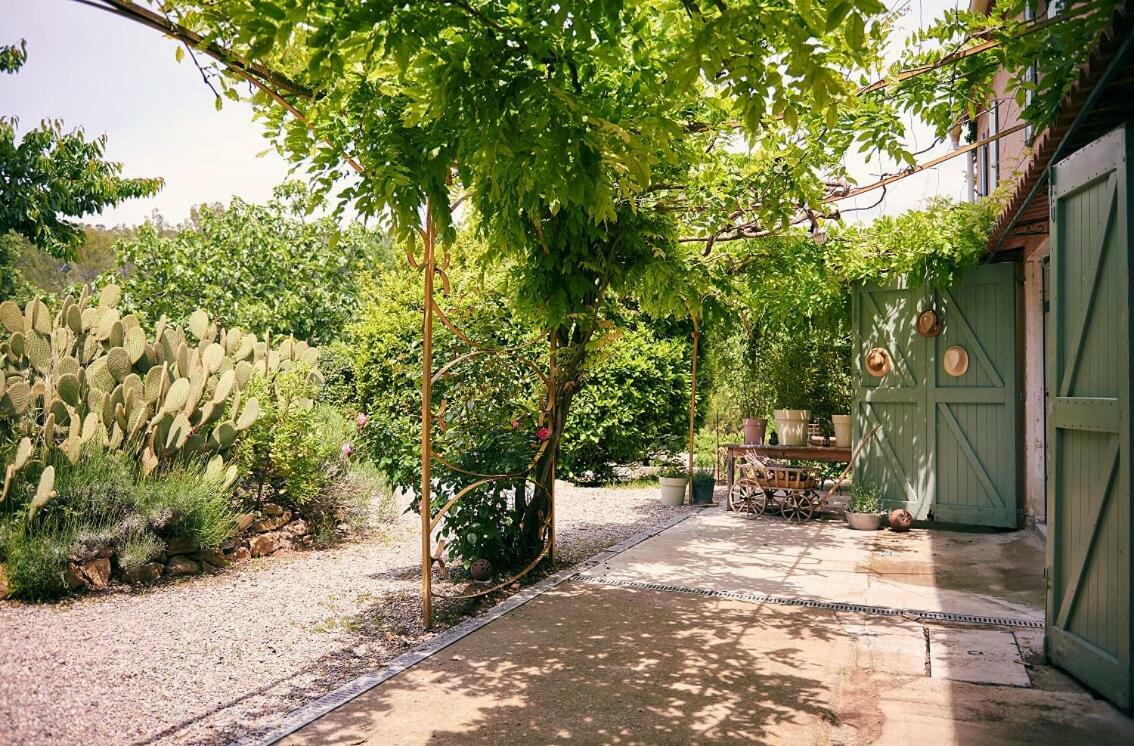 Domaine Hemmitage Apartment ซาแลนส์ ภายนอก รูปภาพ